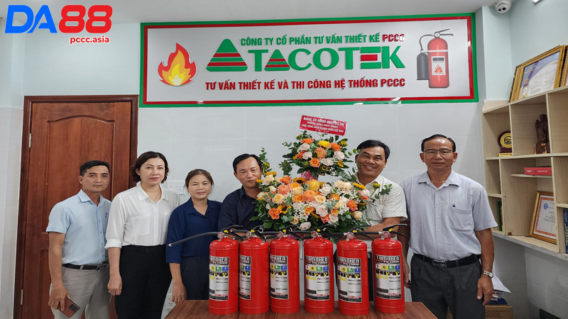 Đóng góp to lớn của ông Bùi Thành Tín trong PCCC Đóng góp to lớn của ông Bùi Thành Tín trong PCCC